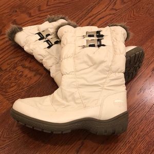 Off white snow boots